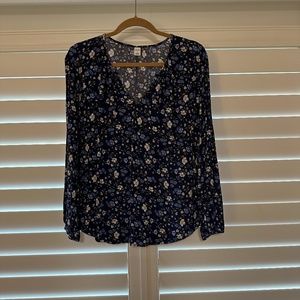 V Neck Top size M easy wash & wear